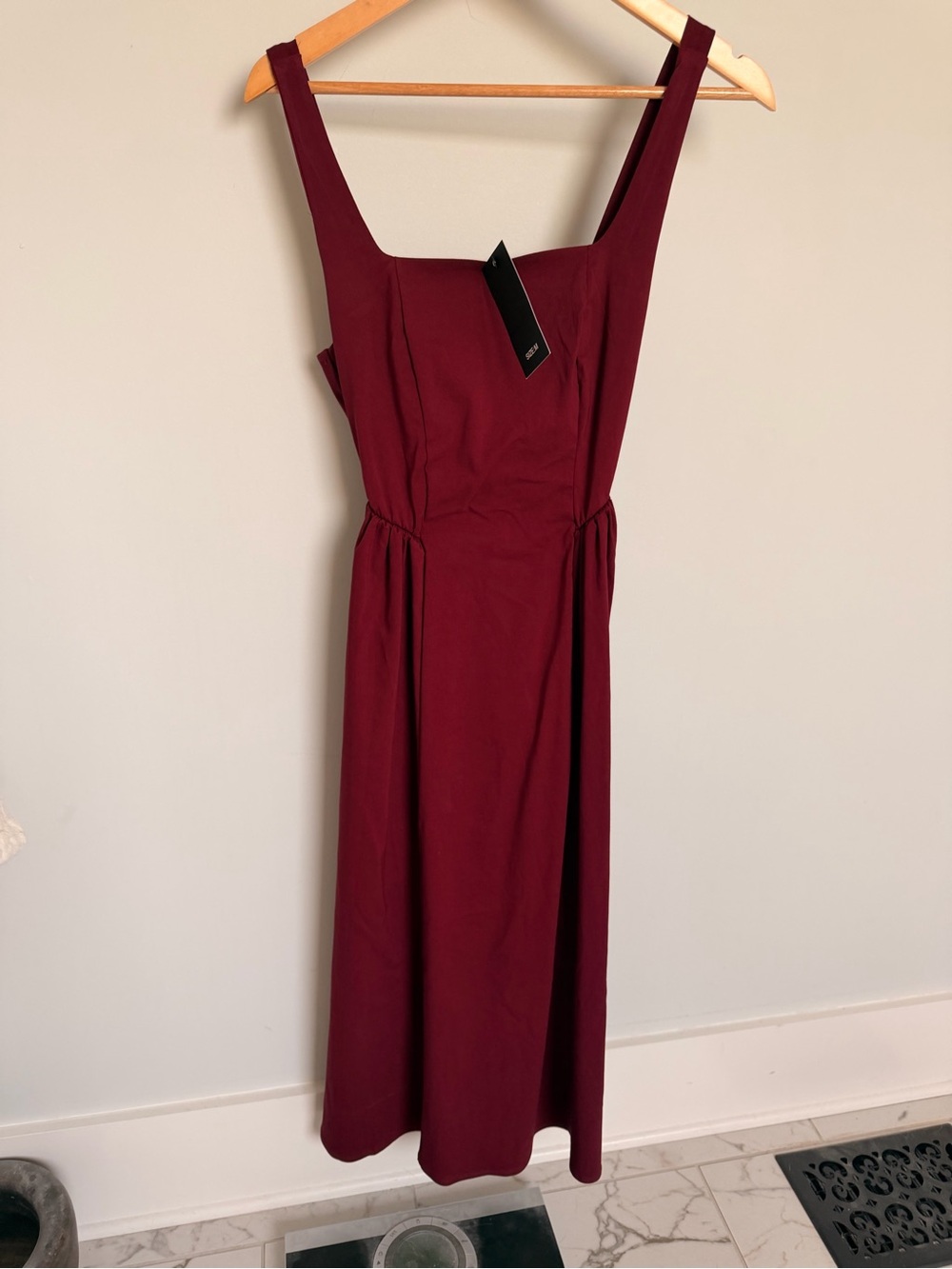 Saints Sleeveless Square-Neck Midi Dress in Burgundy-M